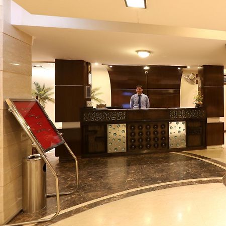 Hotel Waves, Delhi Airport Екстериор снимка