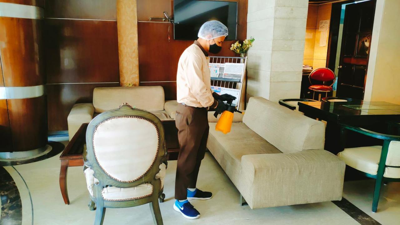 Hotel Waves, Delhi Airport Екстериор снимка