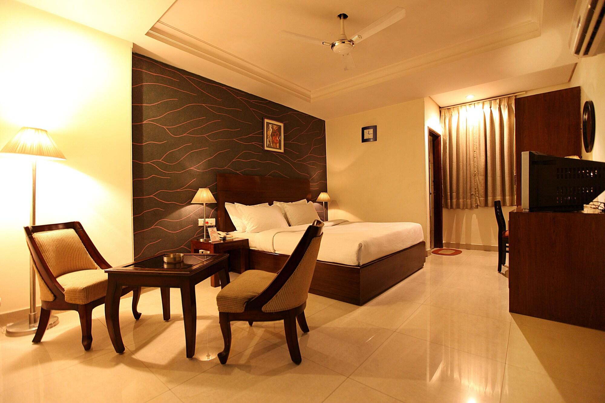 Hotel Waves, Delhi Airport Екстериор снимка