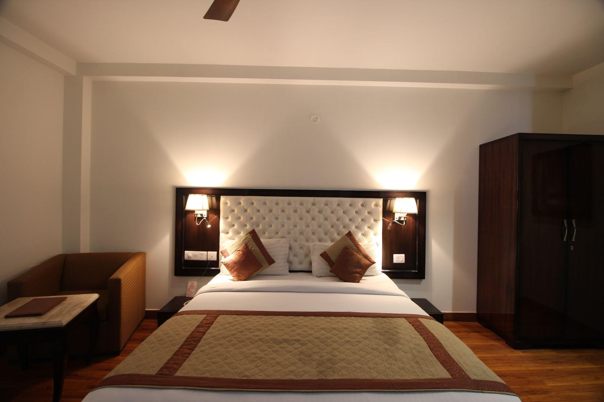 Hotel Waves, Delhi Airport Екстериор снимка