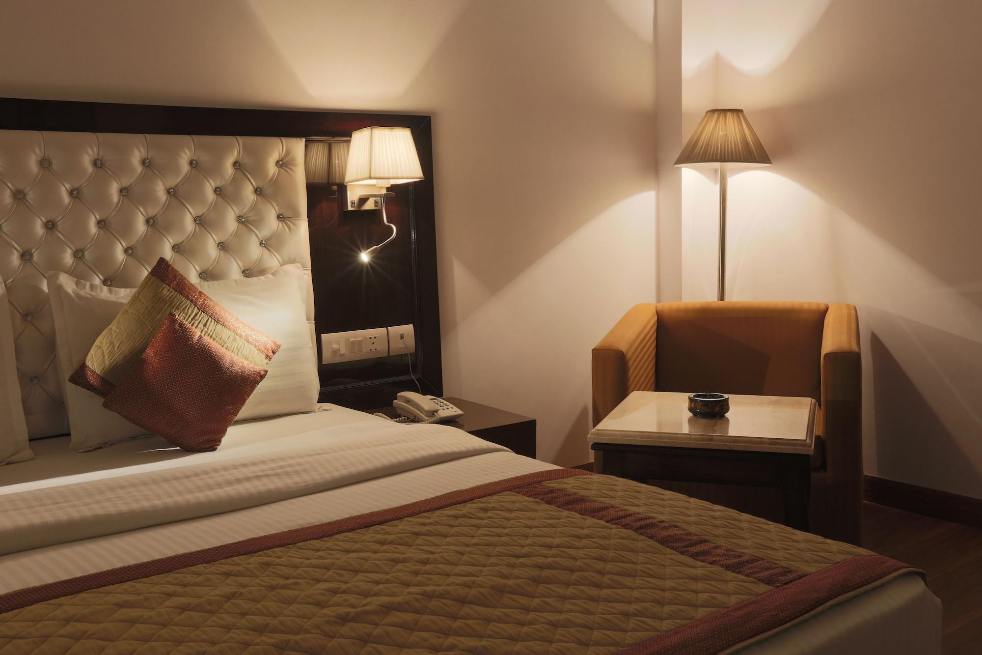 Hotel Waves, Delhi Airport Екстериор снимка