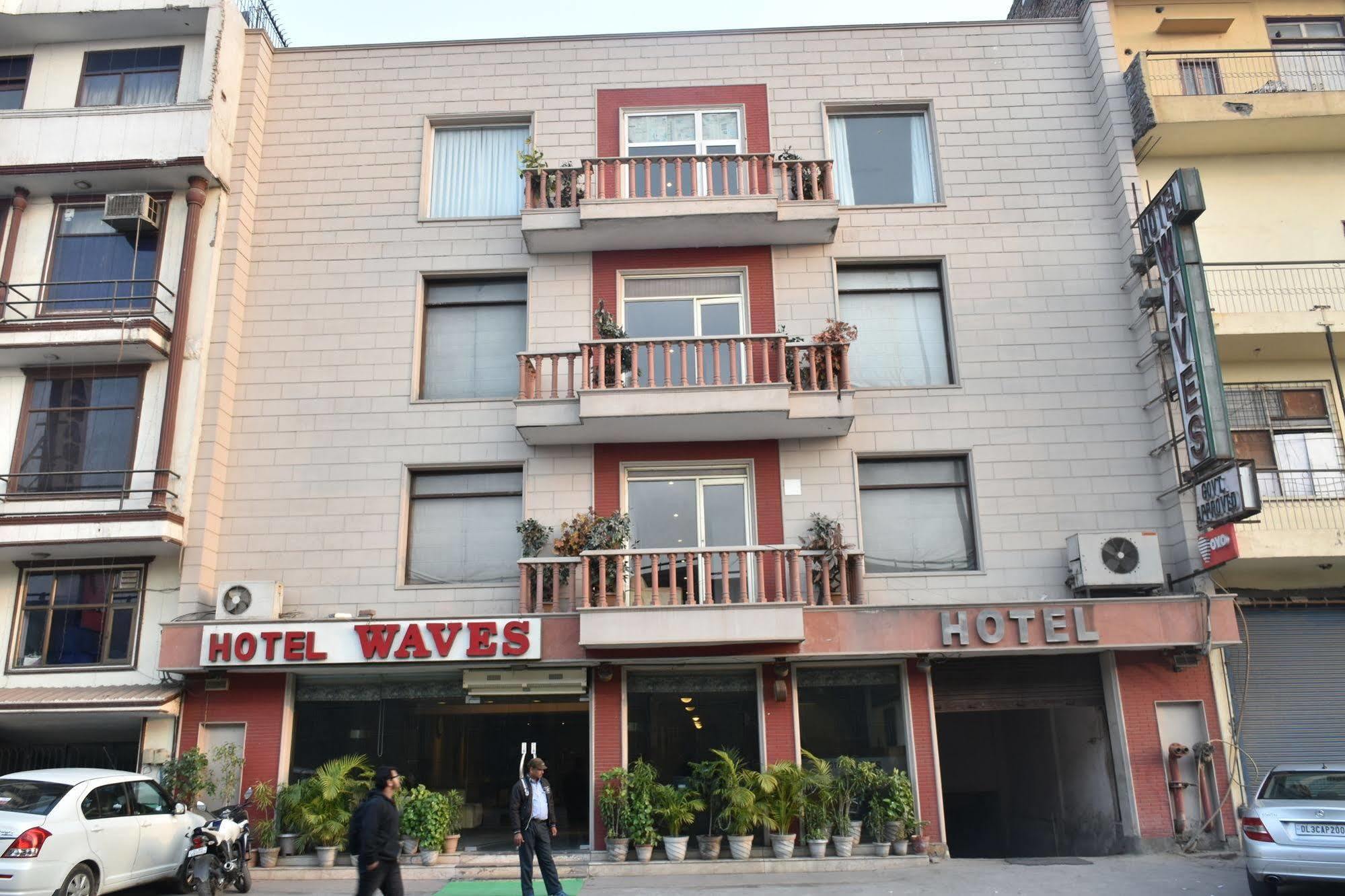Hotel Waves, Delhi Airport Екстериор снимка