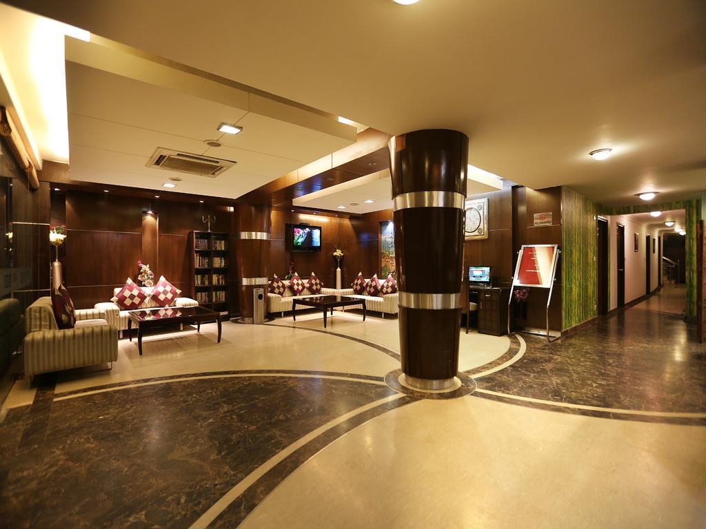 Hotel Waves, Delhi Airport Екстериор снимка