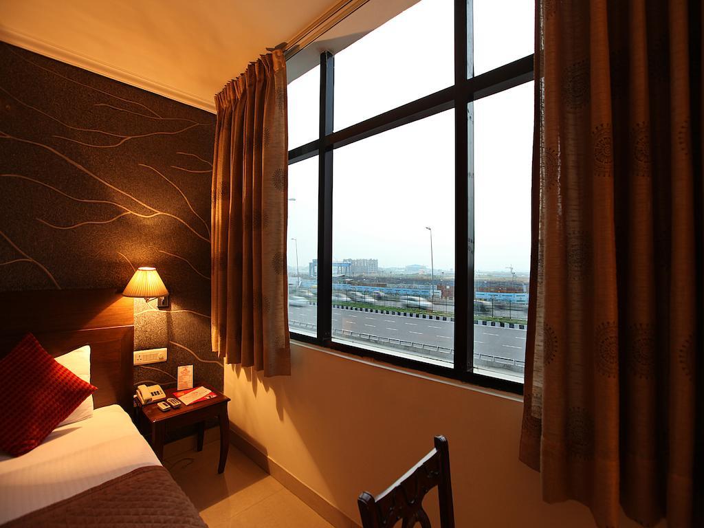 Hotel Waves, Delhi Airport Екстериор снимка